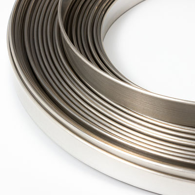 พลาสติกเงิน Trim Cap แพ็คเกจ 10 รอลล์ต่อกล่อง Letter Edge Of Channel Letter