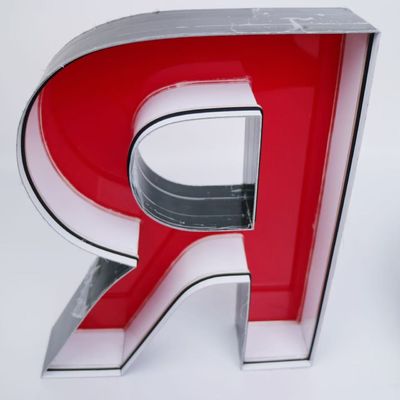 สายพลาสติกแบบจดหมายที่มีความสว่างปรับได้ สําหรับใช้ในภายในหรือภายนอก